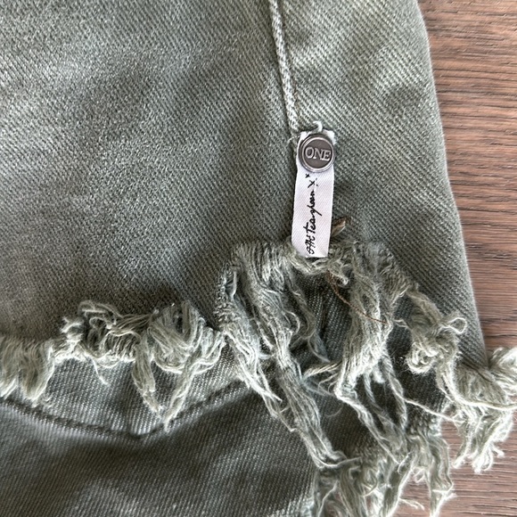 Never worn Le Wolves by One Teaspoon army denim short - Picture 2 of 6